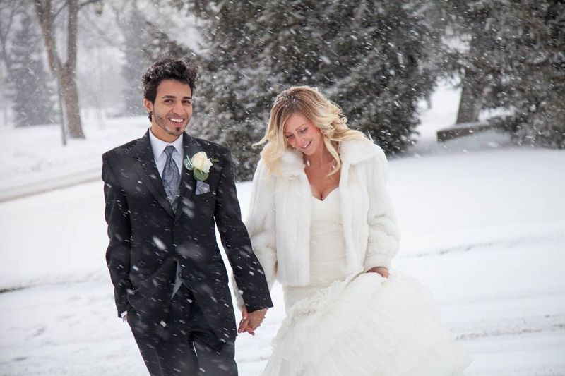 Winter wedding photo in the snow